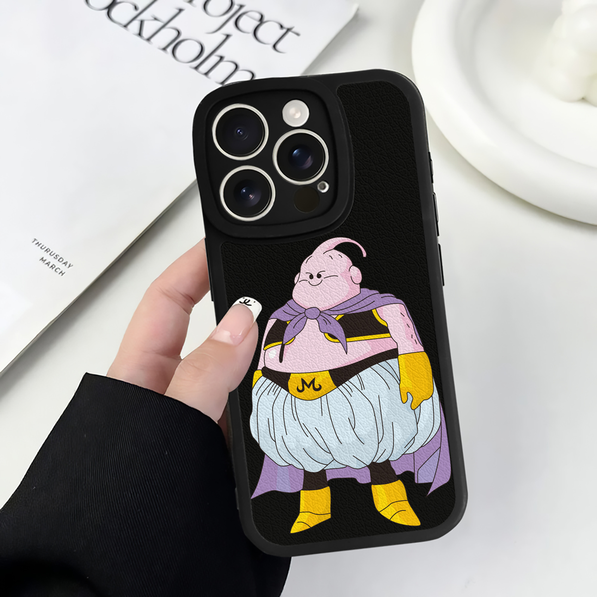 （画像用） ドラゴンボール 魔人ブウ DRAGON BALL Majin Buu 【iPhone 16シリーズ対応】シリコンスマホケース（レザー調） 材質：シリコン